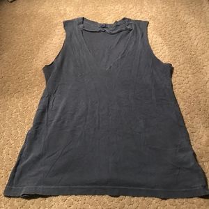 Cut Out V-Neck Shirt with choker